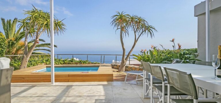Sunset Bay 3-Bedroom Holiday Rental: Where Every Sunset is a Masterpiece