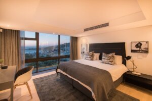 Villa Twenty Four - Luxury Camps Bay Accommodation - bedroom 2