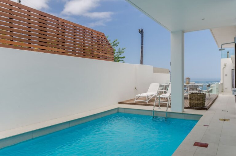 Villa Twenty Four - Luxury Camps Bay Accommodation pool