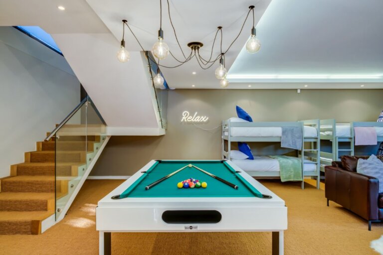 ocean-pearl-ocean-pearl-games-room-with-pool-table-2490242074
