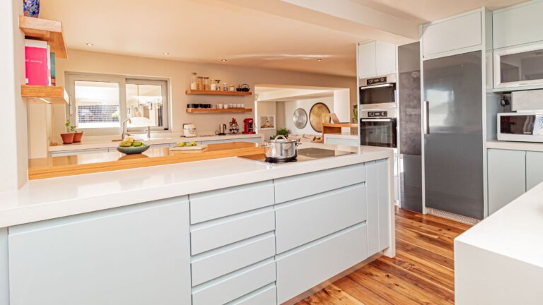 riomar-riomar-large-kitchen-818141326