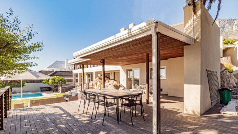 riomar-riomar-outside-dining-818104672