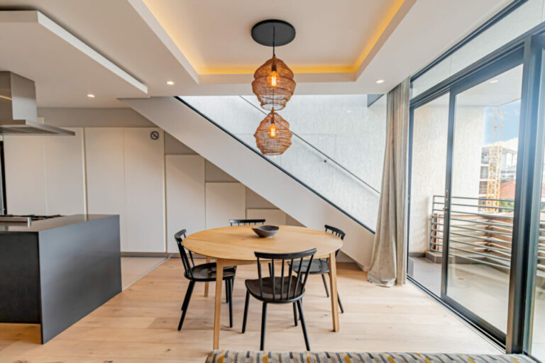 scholtz-penthouse-scholtz-penthouse-dining-table-1467554099-1-scaled-960x640