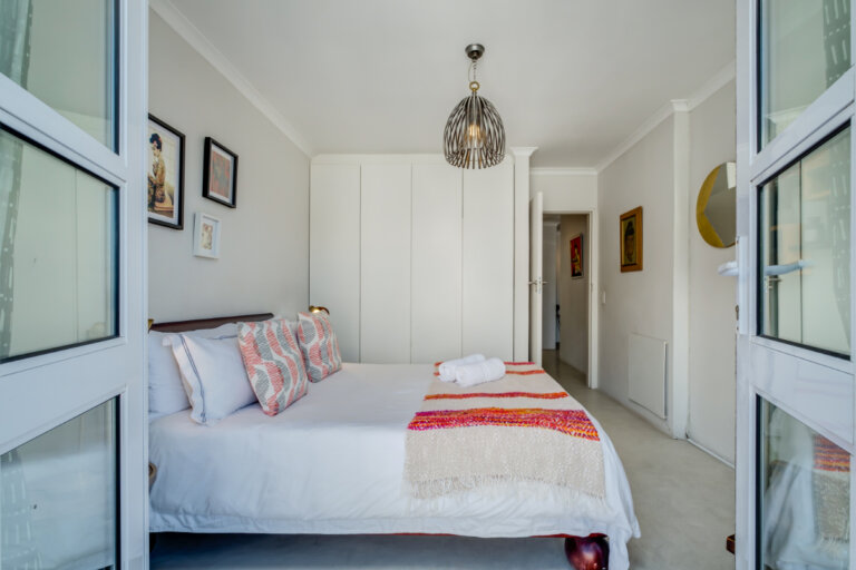 eastern-views-eastern-views-master-room-2812486093