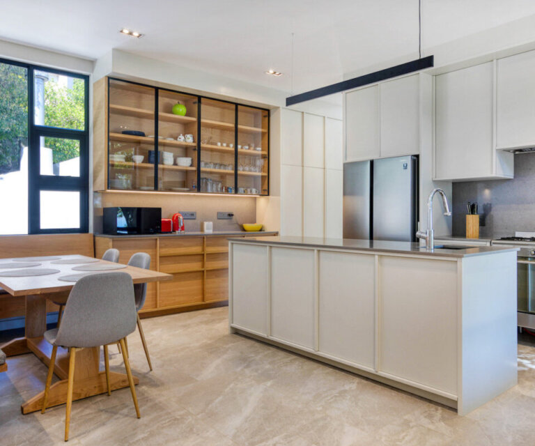 Camps-Bay-Modern-Villa-Cape-Luxury-1200x1000