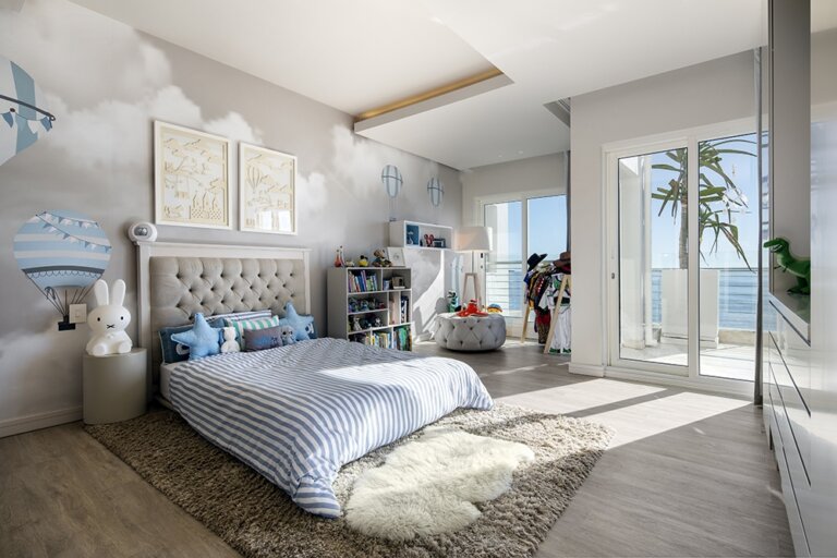 Penthouse In Mouille Point - 5 Star Accommodation kids room