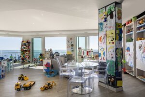 Penthouse In Mouille Point - 5 Star Accommodation kids room