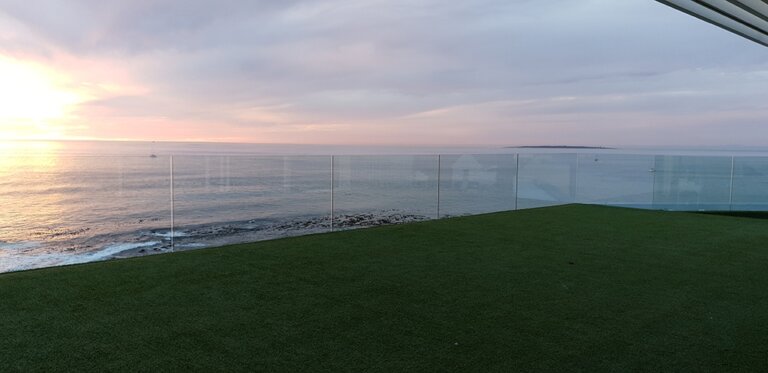 Penthouse In Mouille Point - 5 Star Accommodation views