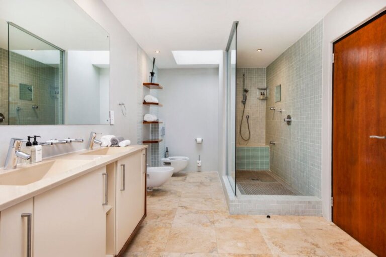 wescamp-villa-wescamp-villa-double-shower-254201536