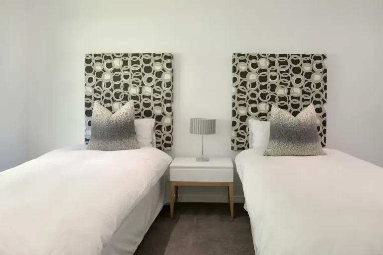 Raventsyentwin room