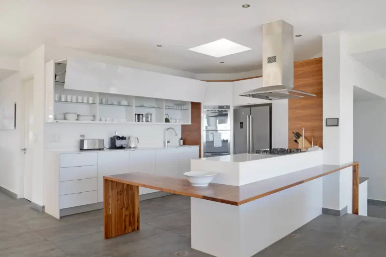 full kitchen