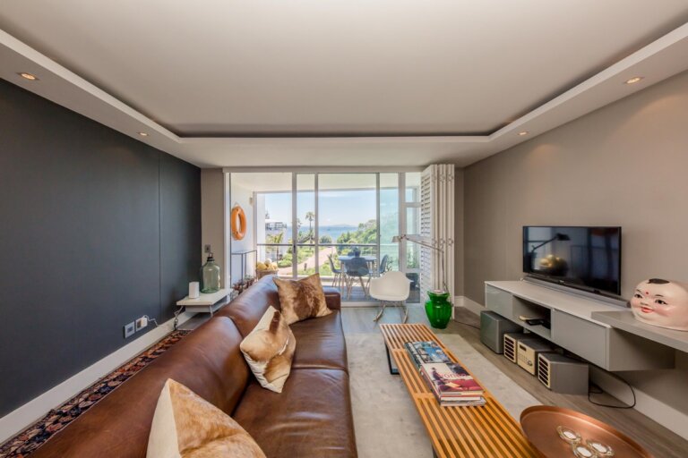 25 Dover, Waterclub, Mouille Point-002