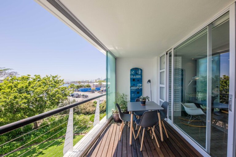 25 Dover, Waterclub, Mouille Point-013