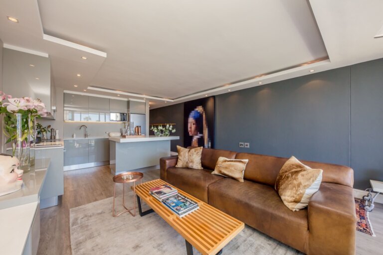 25 Dover, Waterclub, Mouille Point-016