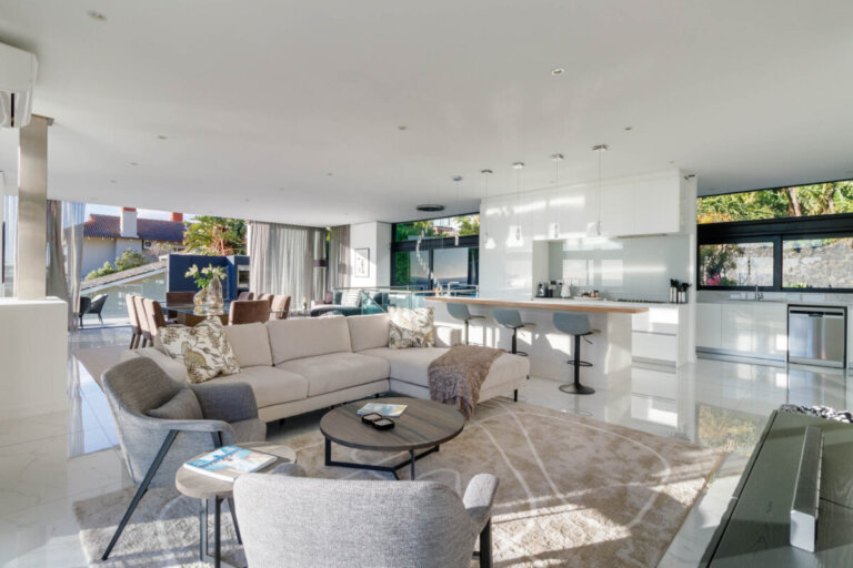 Seaside Serenity: Your Haven at Strathmore Heights in Camps Bay