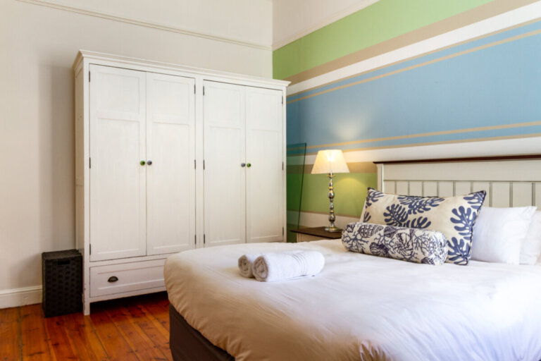 bertram-majolica-second-bedroom-with-queen-4783942656