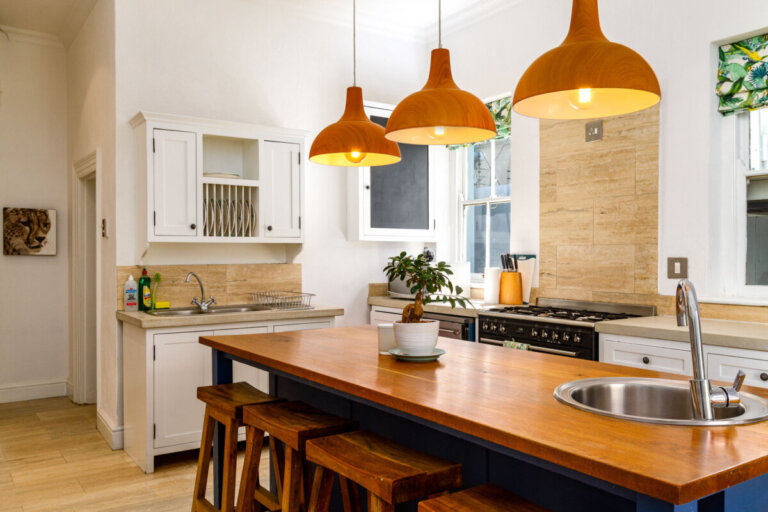 bertram-majolica-stylish-kitchen-4783940677
