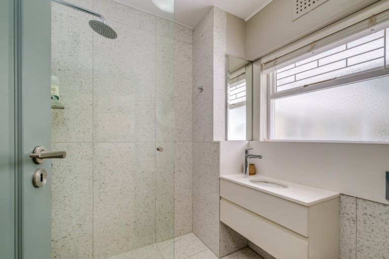 heron-waters-heron-waters-bathroom-5254671543