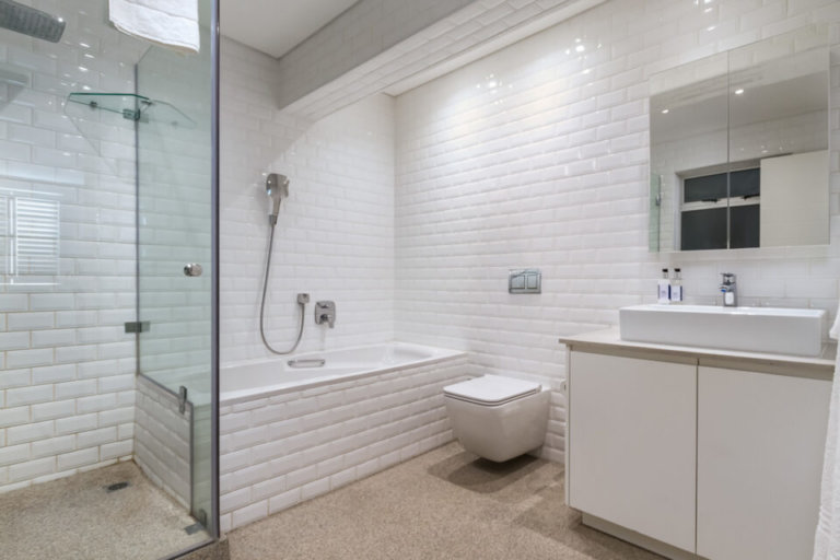 pleasant-ways-pleasant-ways-master-en-suite-4754546643-960x640