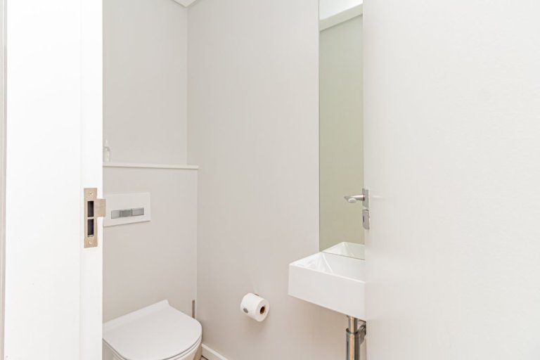 9-on-s-9-on-s-en-suite-1224355532