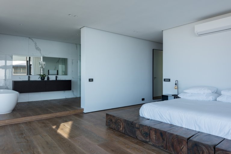 Luxury Villa St Leon In Bantry Bay-house-194662722