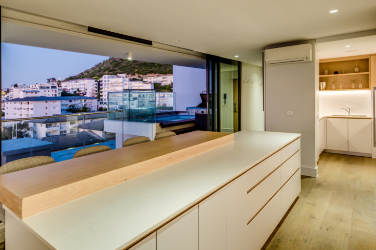 attique-vue-8155558405