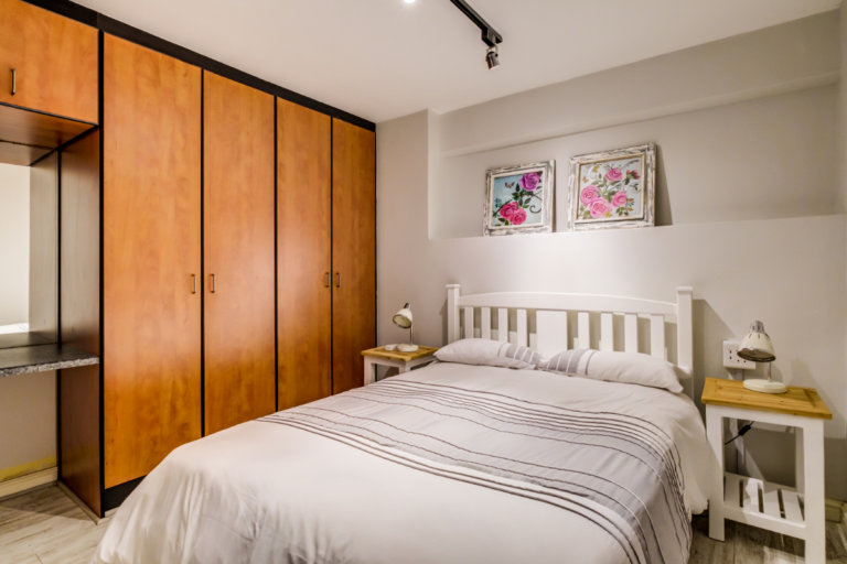 spindrift-sixth-bedroom-7838437621