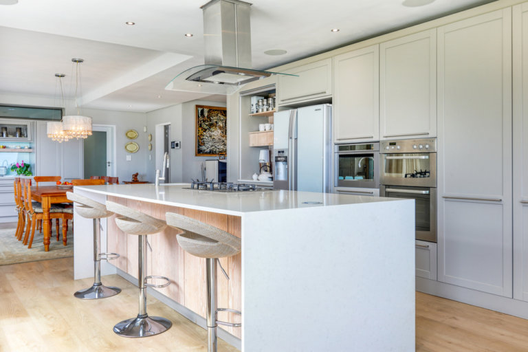 04 Kitchen