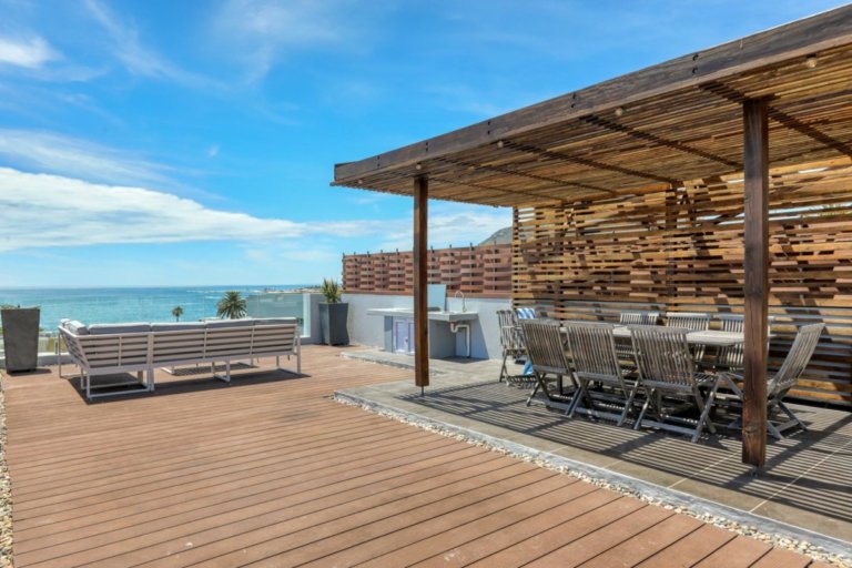 Coastal Paradise: Villa Rocha 2 - 3 Bed Villa in Bakoven
