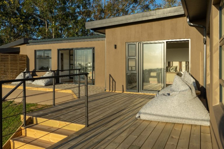 VOW_room_porch