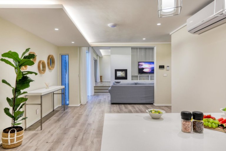 Breathtaking Views & Luxury Living: Two Views Camps Bay