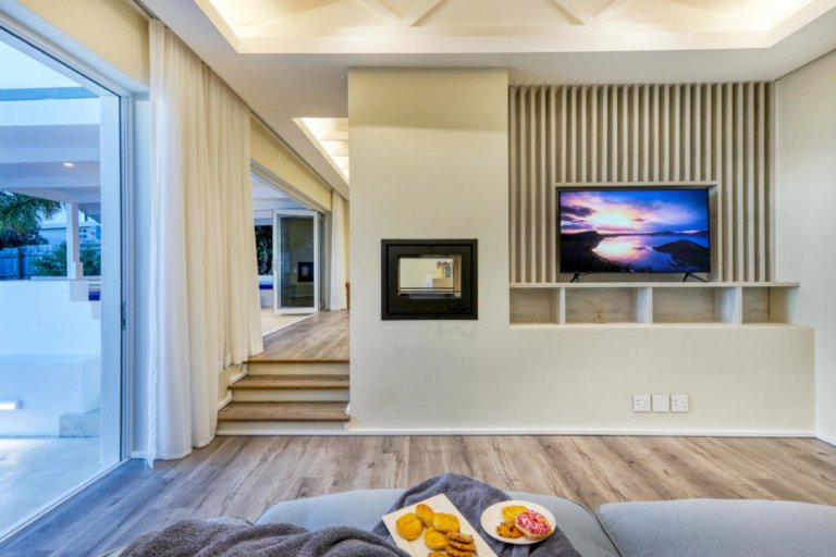 Two Views Camps Bay: Your Gateway to Oceanfront Opulence