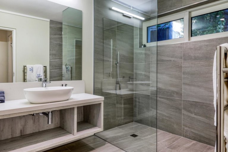 A Coastal Gem: Two Views Camps Bay - Where Views and Comfort Converge