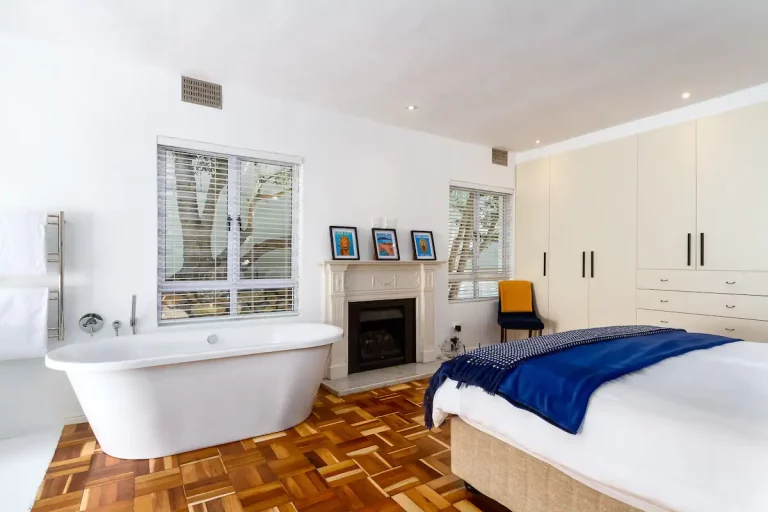 Coastal Opulence: Embracing Rottingdean Villa's Allure in Camps Bay