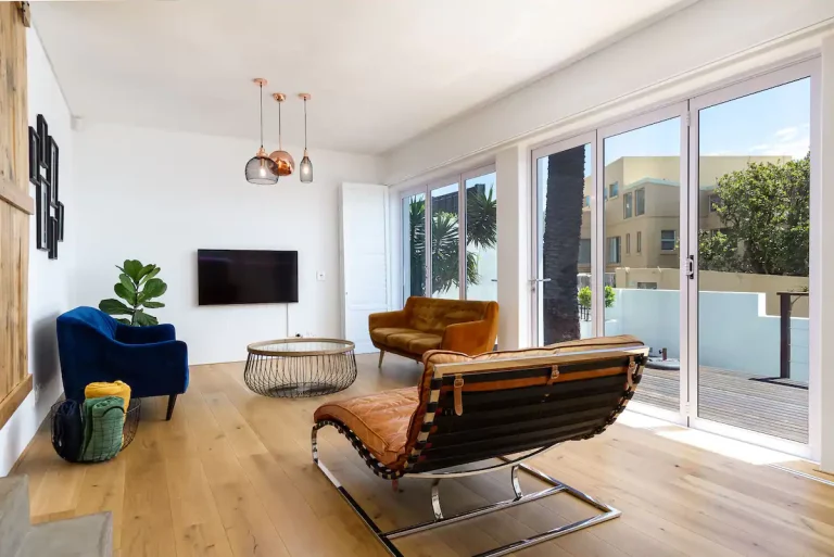 Seaside Bliss: Your Escape to Luxury at Rottingdean Villa, Camps Bay