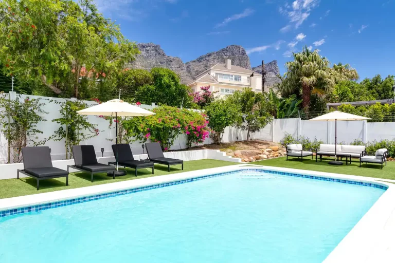 Coastal Opulence: Embracing Rottingdean Villa Camps Bay's Allure