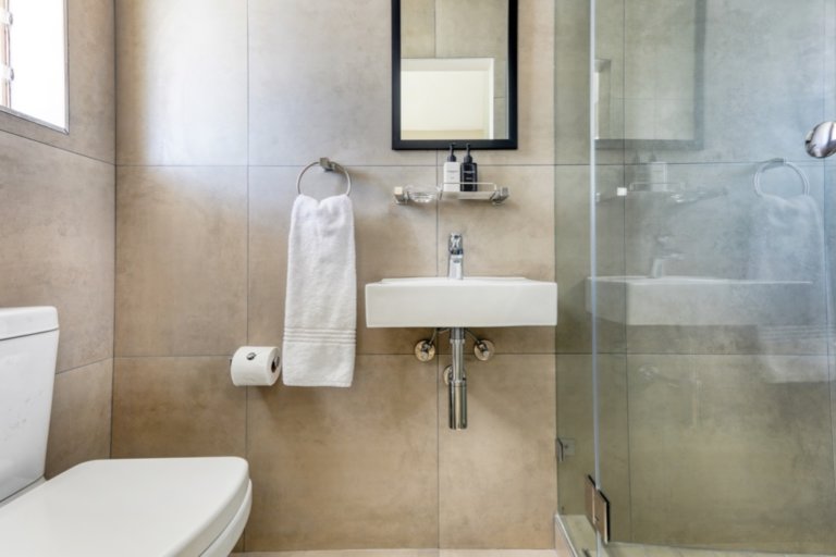 15-villa-marina-mouille-point-635b8a78b3ab9