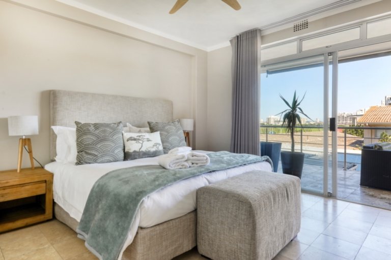 15-villa-marina-mouille-point-635b8a7b47f07