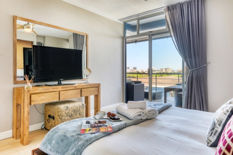15-villa-marina-mouille-point-635b8a7ef3081