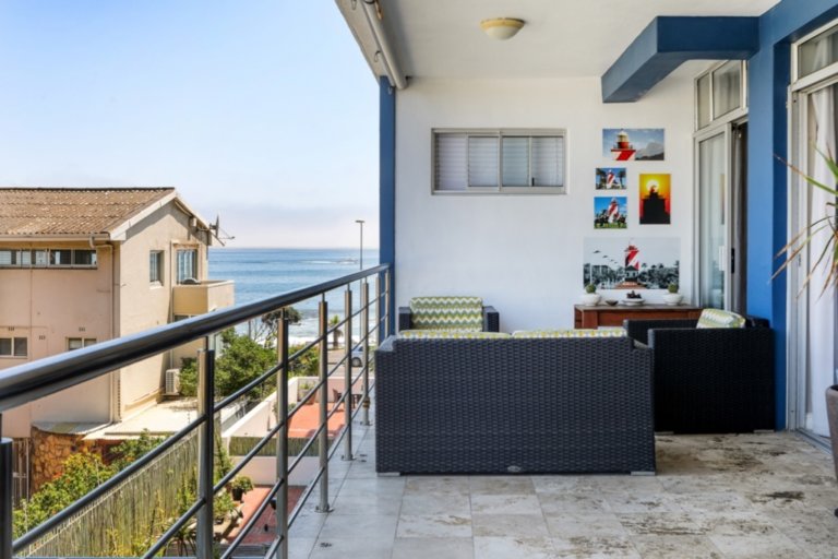 15-villa-marina-mouille-point-635b8a8465155