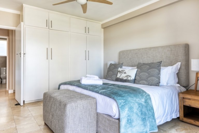 15-villa-marina-mouille-point-635b8a898dbe9