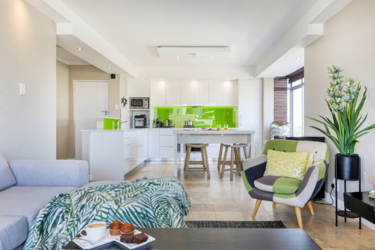 15-villa-marina-mouille-point-635b8a8ac346e