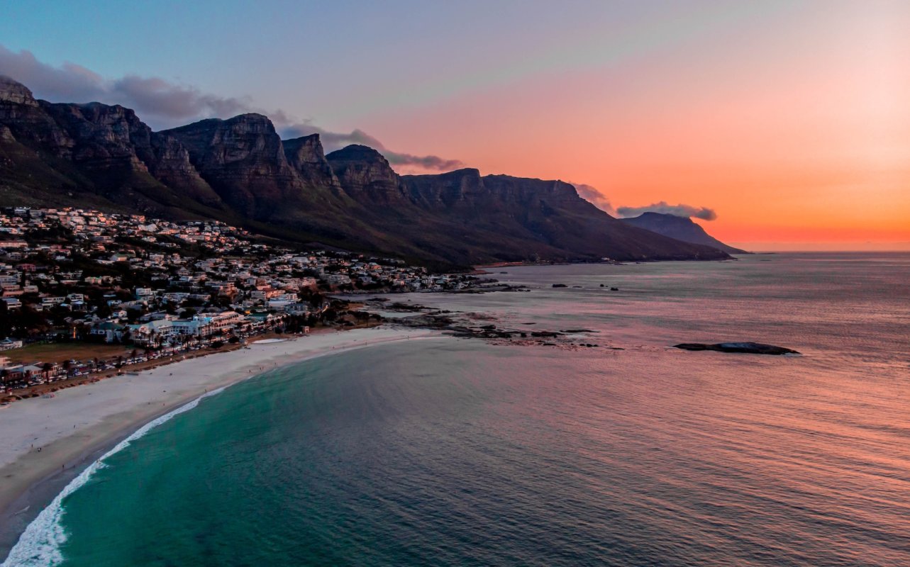 Read more about the article Camps Bay: A Paradise of Sun, Sand, and Spectacular Views