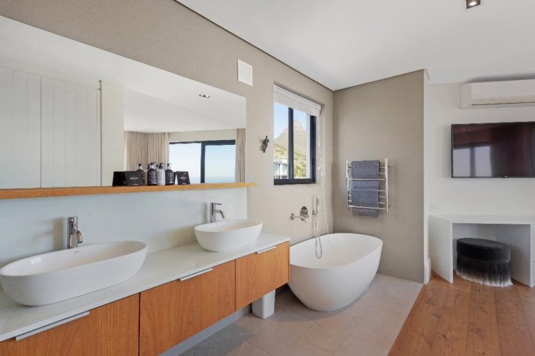 alpha-one-penthouse-sea-point-64809043af86f