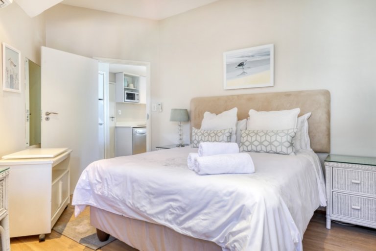palm-beach-apartment-camps-bay-63eca86522814