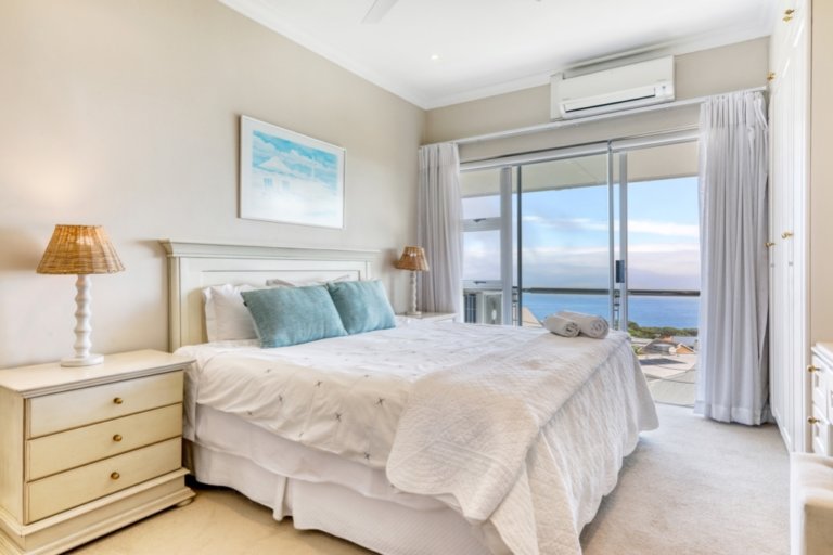 panoramic-vista-apartment-camps-bay-63ecabb5460eb