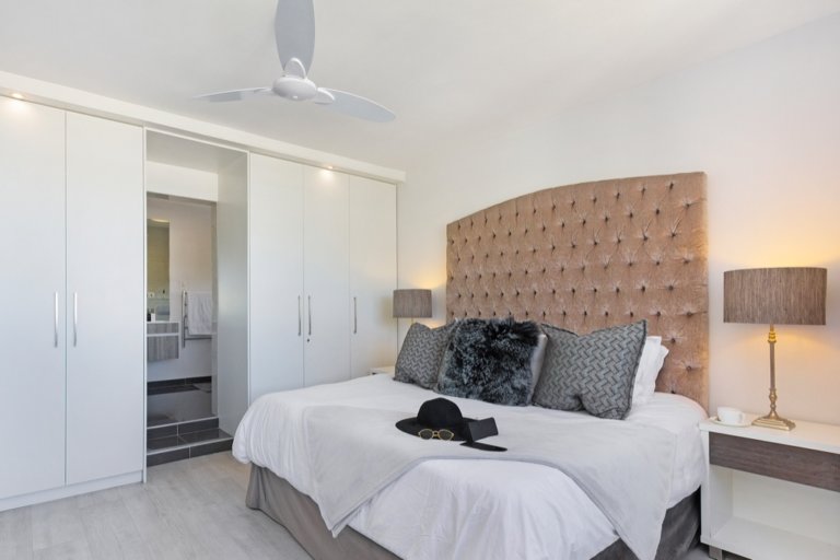 seahill-luxury-apartment-mouille-point-63735dedee85c