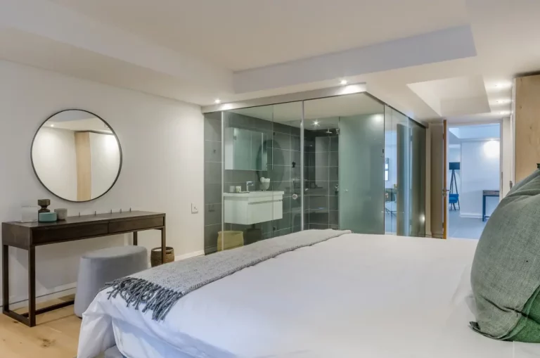 Bedroom 3 (A) King-size bed (Extra length) with Ensuite