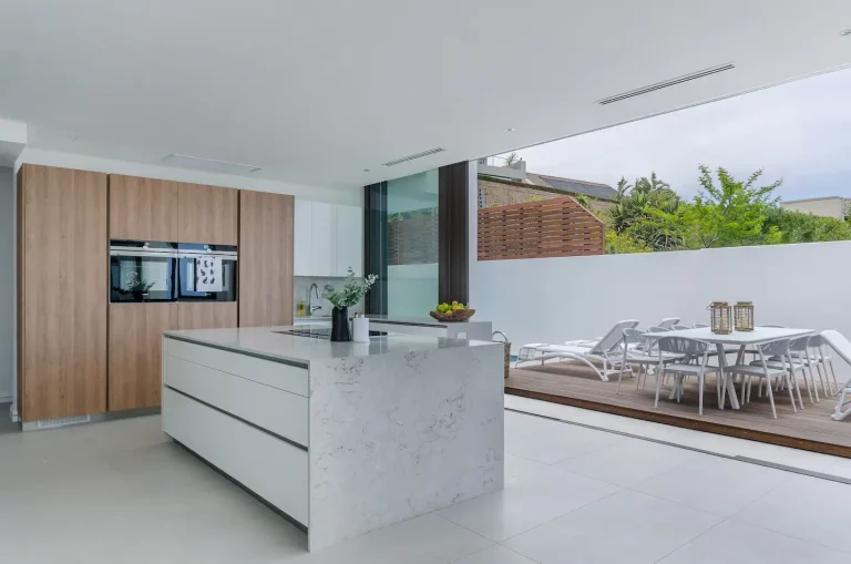 Kitchen (A)- Fully equipped kitchen with modern appliances