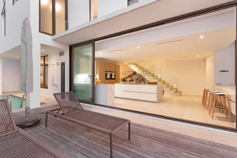 Kitchen (B) Outdoor Area- Easy flow from kitchen to the swimming pool deck area